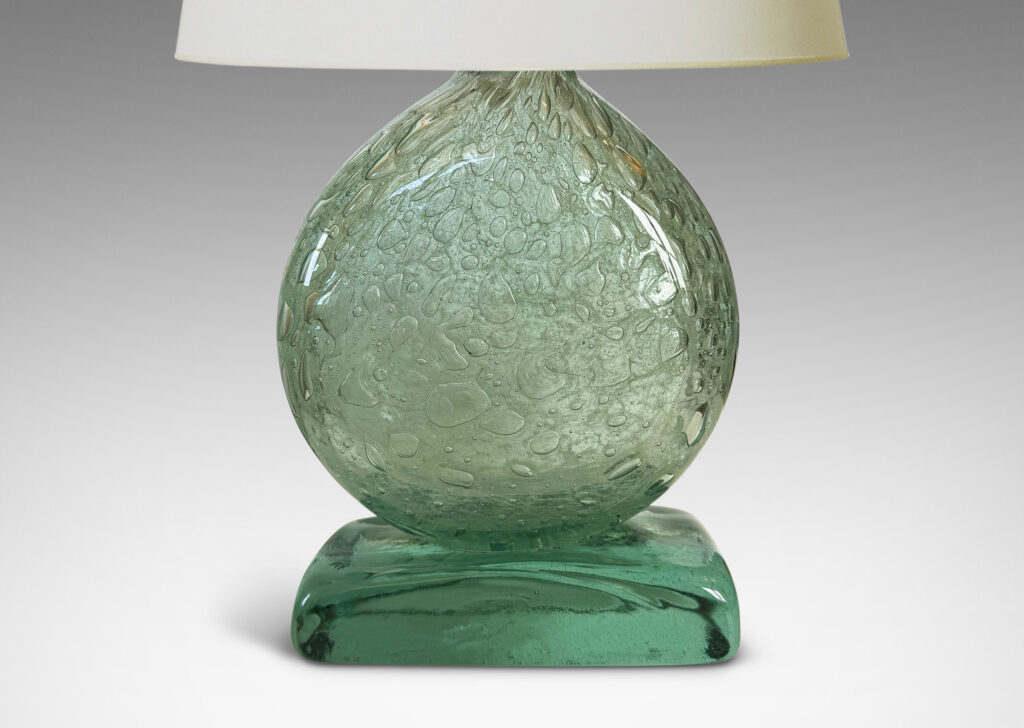 Gallery BAC disk form on a rectangular plinth, featuring the artist’s signature encased bubbles