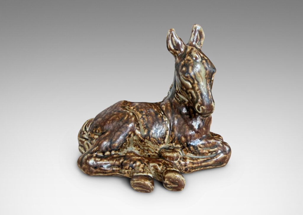 Gallery BAC Sculpture depicting a recumbent horse
